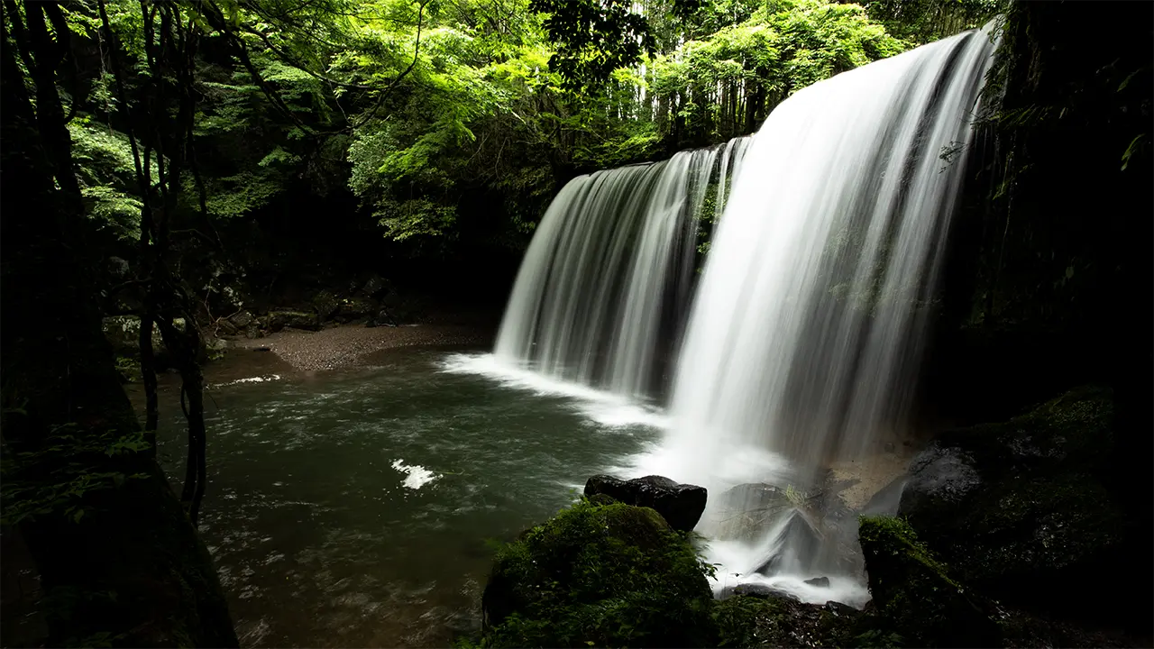 Nabegataki Falls