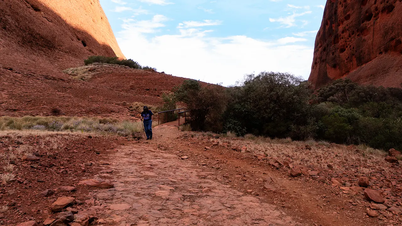 Kata Tjuta Waḻpa Gorge